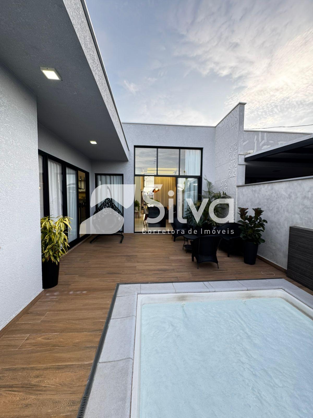 Casa a venda localizada no Bairro So Francisco de Assis, Dois Vizinhos-PR.