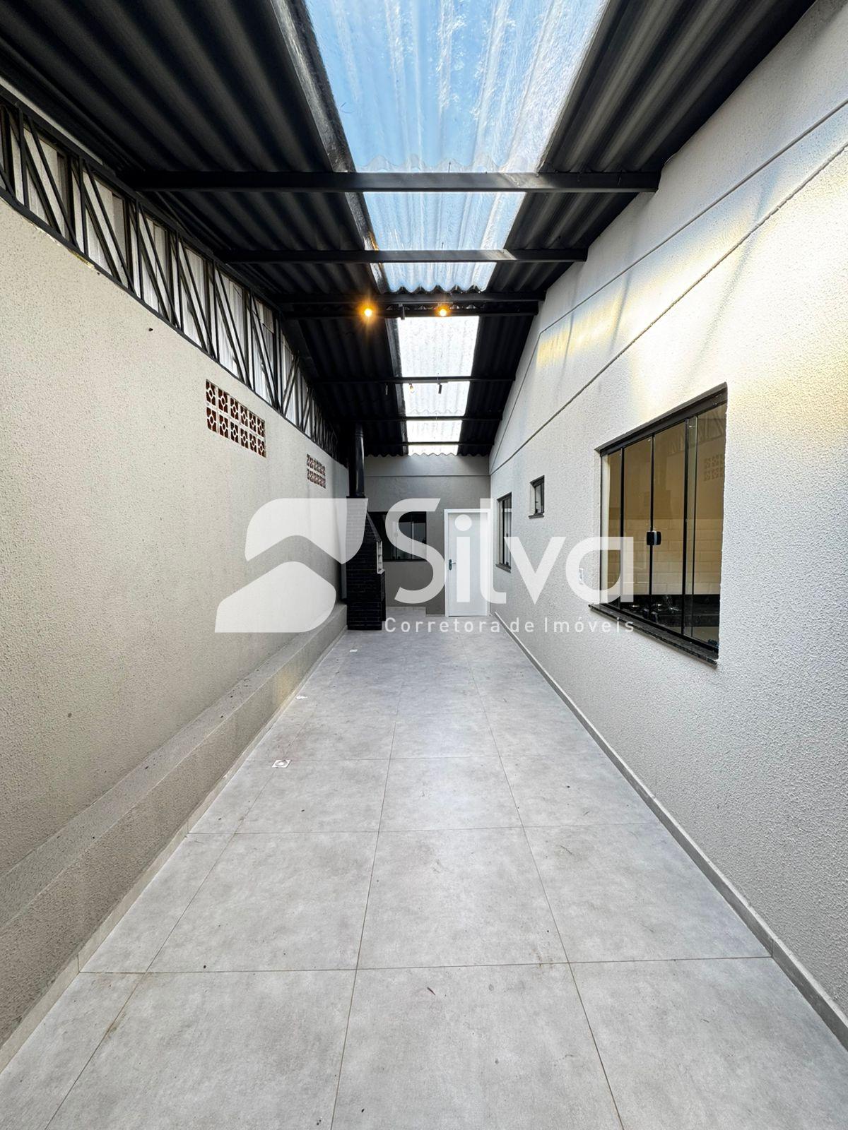 Casa a venda localizada no Bairro Nossa Senhora de Lurdes, Dois Vizinhos-PR.