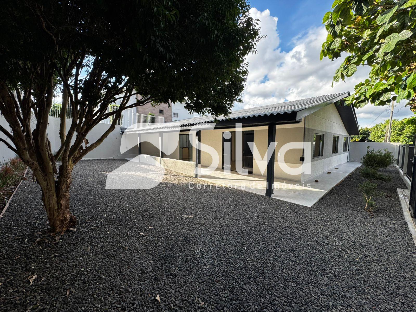 Casa a venda localizada no Bairro Nossa Senhora de Lurdes, Dois Vizinhos-PR.