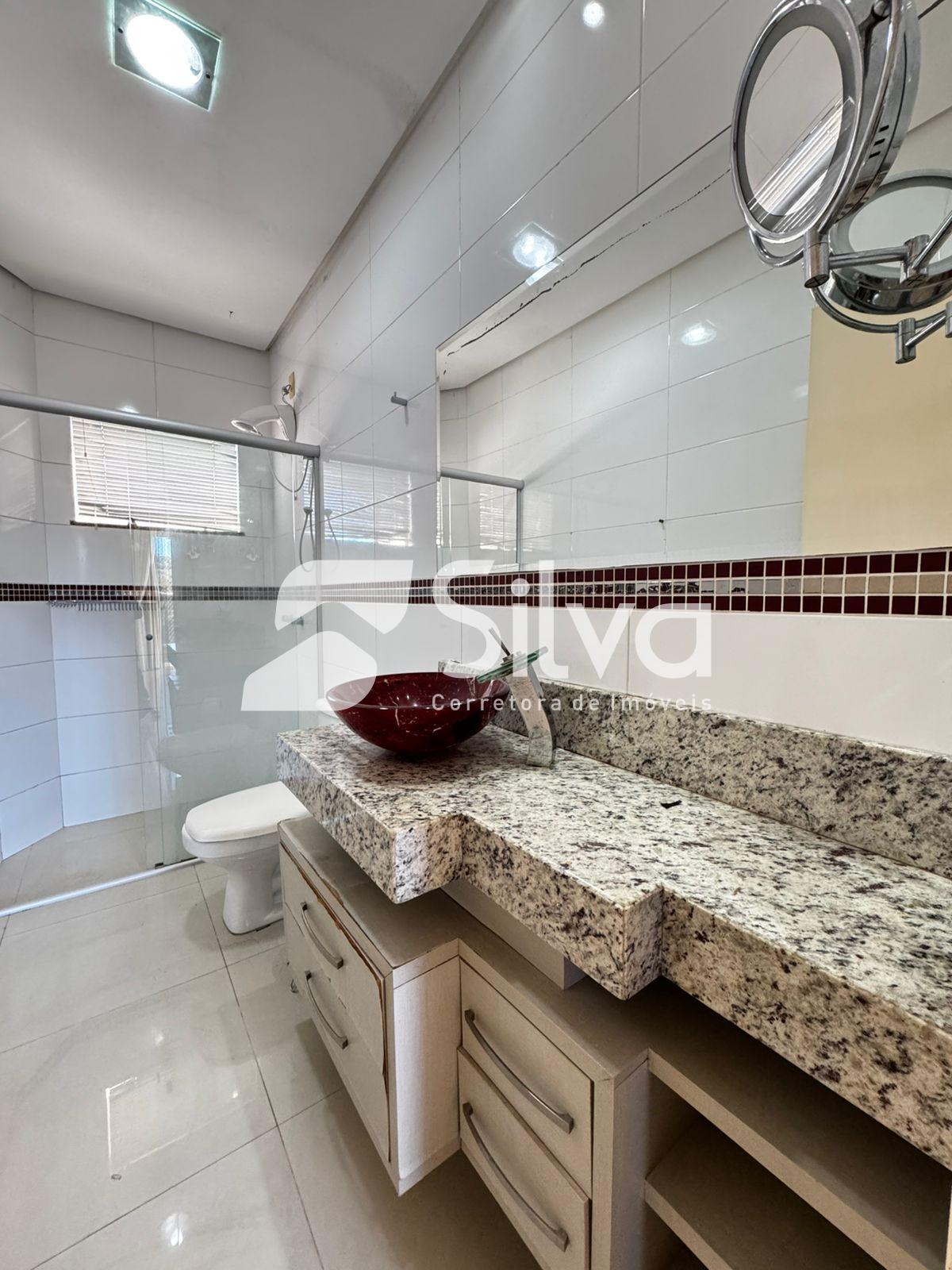 Apartamento para locao com 01 sute e 02 dormitrios - Centro Norte.