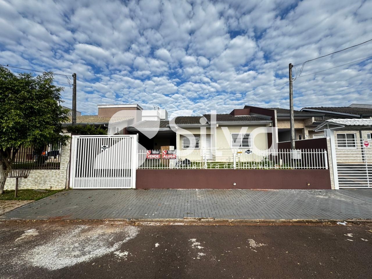 Casa a venda localizada no Loteamento Smaniotto, Dois Vizinhos...