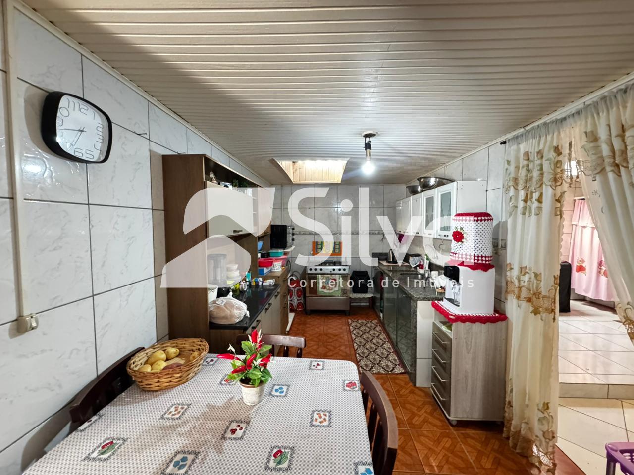 Casa a venda localizada no Bairro Vitoria, Dois Vizinhos-PR.