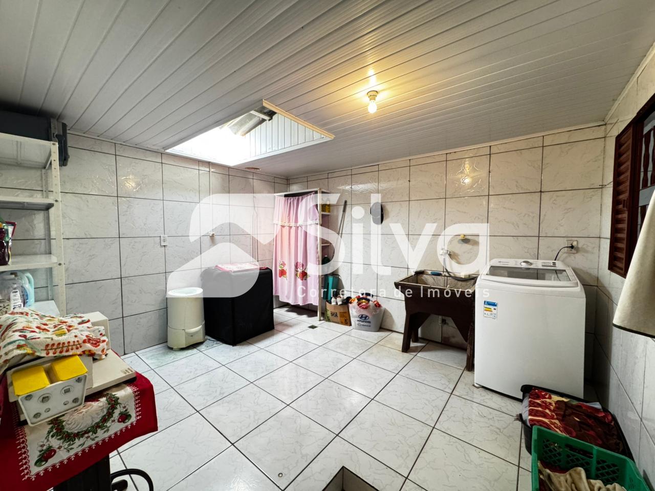 Casa a venda localizada no Bairro Vitoria, Dois Vizinhos-PR.