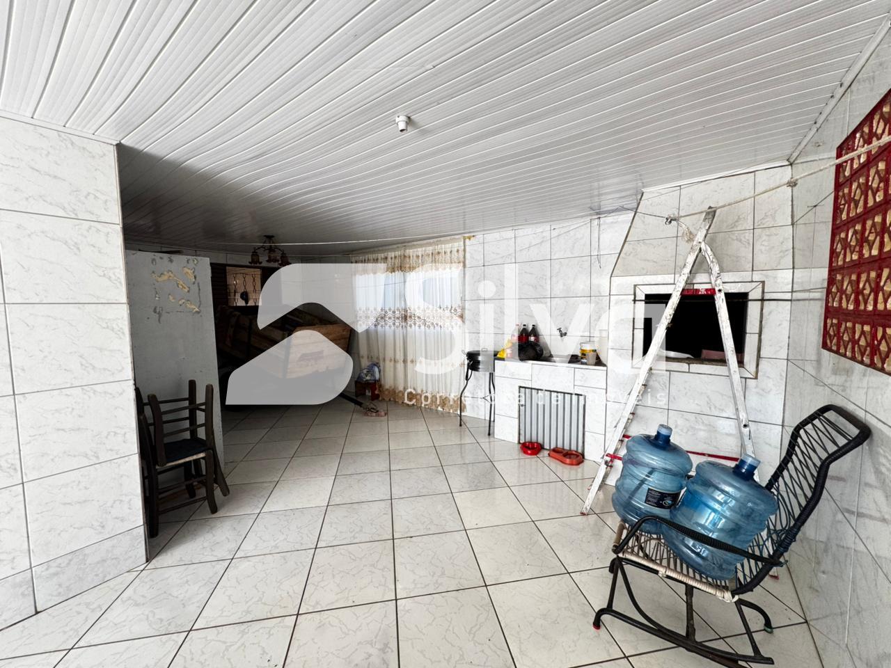 Casa a venda localizada no Bairro Vitoria, Dois Vizinhos-PR.