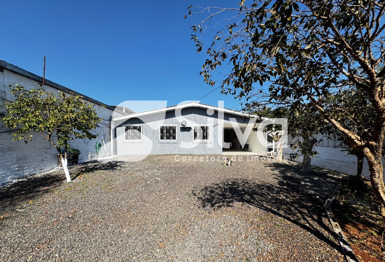 Casa a venda localizada no Bairro Vitoria, Dois Vizinhos-PR.