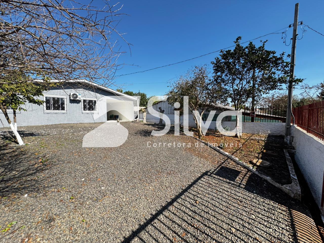 Casa a venda localizada no Bairro Vitoria, Dois Vizinhos-PR.
