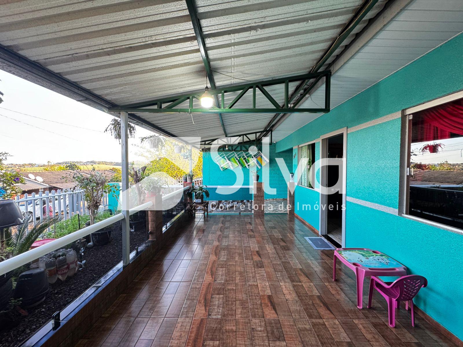 Casa a venda localizada no Loteamento Meredick, Dois Vizinhos-PR.