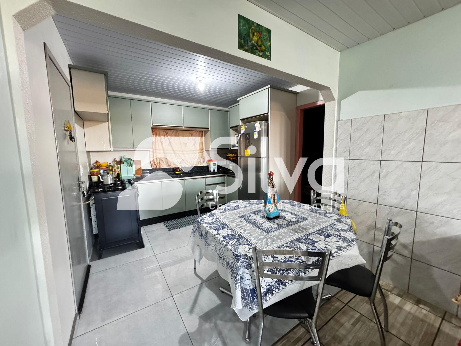 Casa a venda localizada no Loteamento Meredick, Dois Vizinhos-PR.
