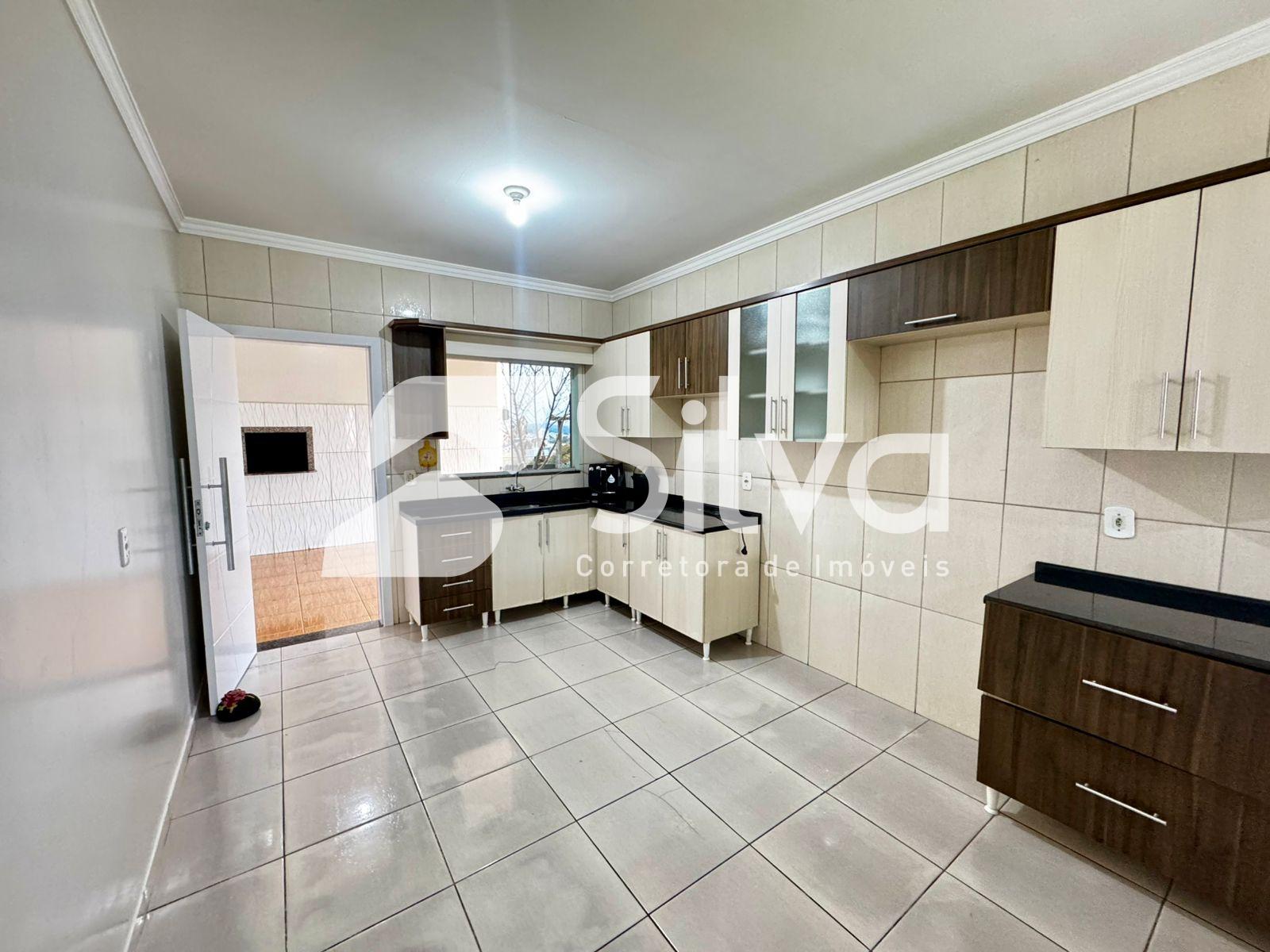 Casa para venda localizada no Centro Norte, Dois Vizinhos-PR.