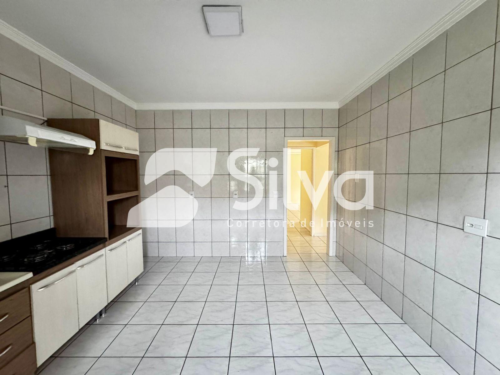 Casa a venda, localizada no Bairro So Francisco de Assis, Dois Vizinhos-PR.