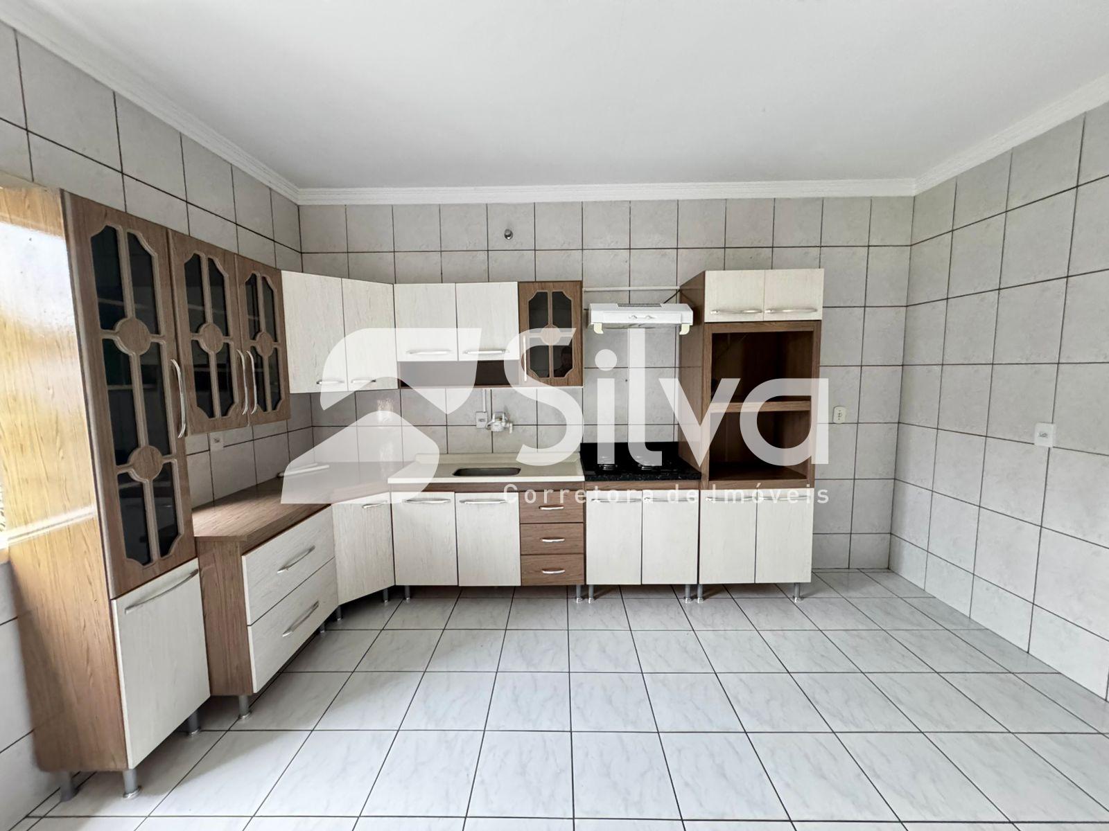 Casa a venda, localizada no Bairro So Francisco de Assis, Dois Vizinhos-PR.