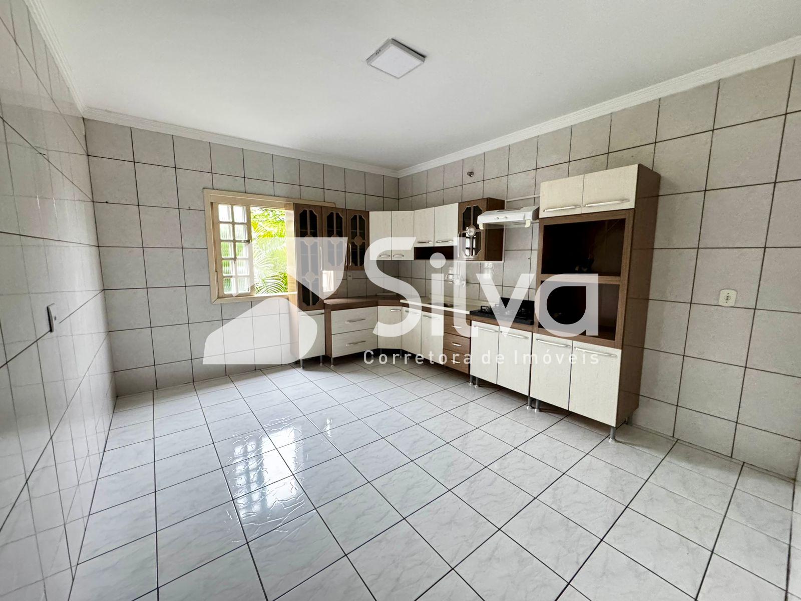 Casa a venda, localizada no Bairro So Francisco de Assis, Dois Vizinhos-PR.