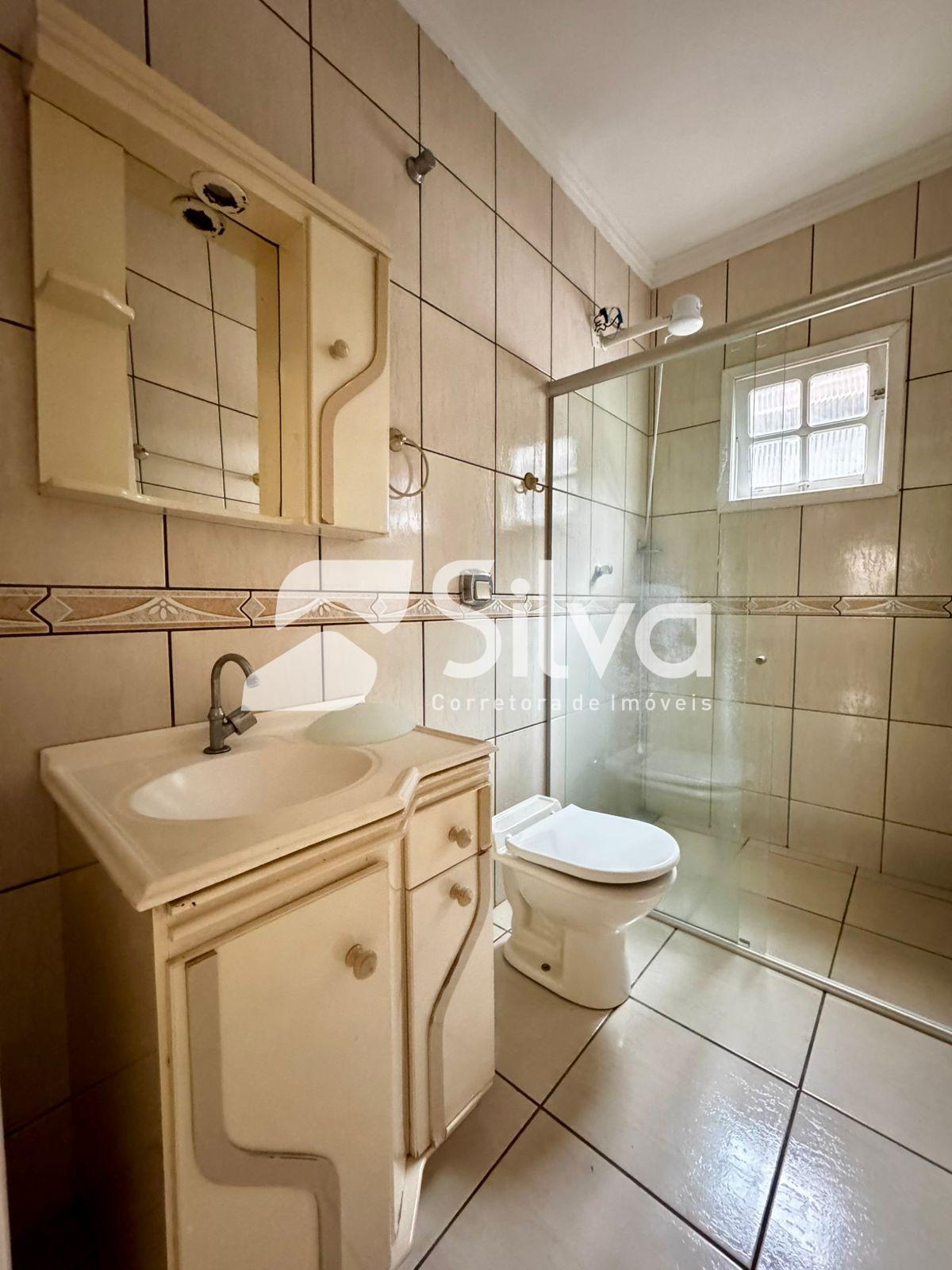 Casa a venda, localizada no Bairro So Francisco de Assis, Dois Vizinhos-PR.