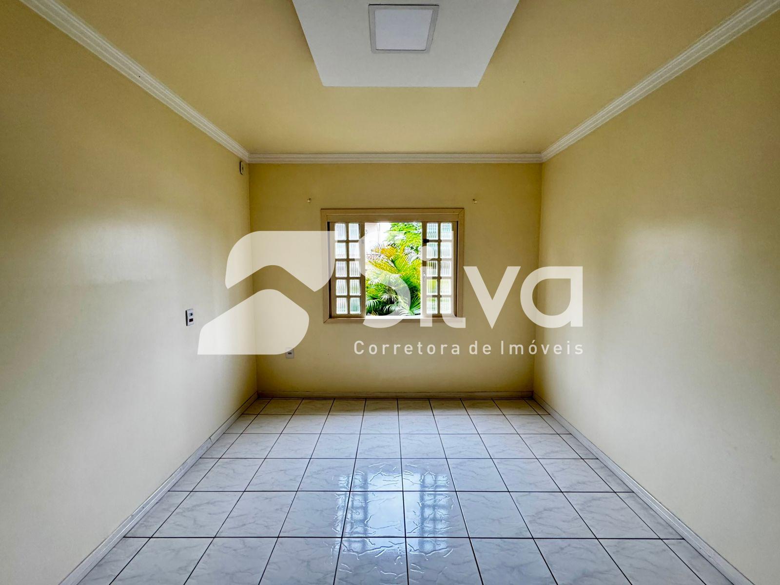 Casa a venda, localizada no Bairro So Francisco de Assis, Dois Vizinhos-PR.