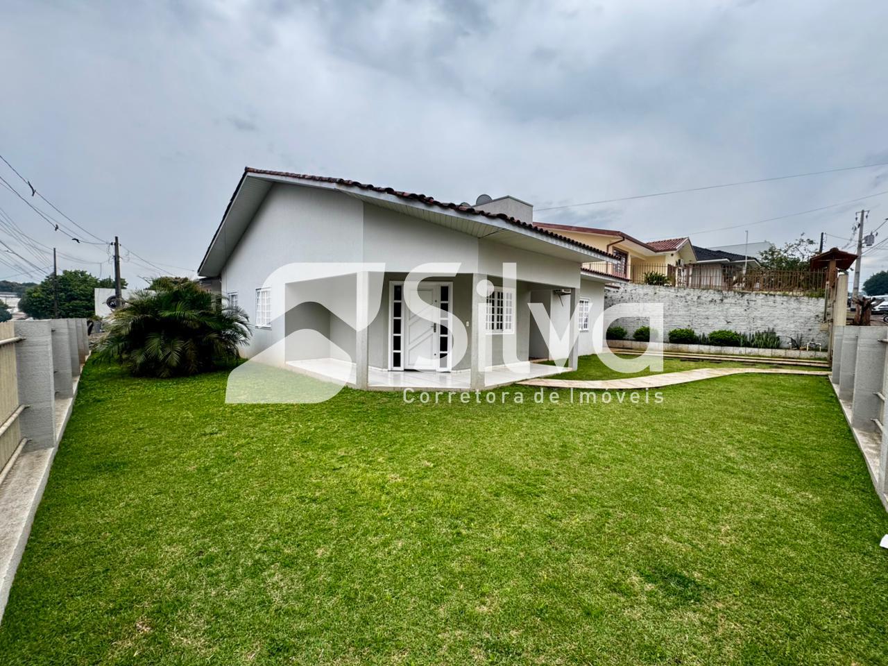 Casa a venda, localizada no Bairro So Francisco de Assis, Dois Vizinhos-PR.