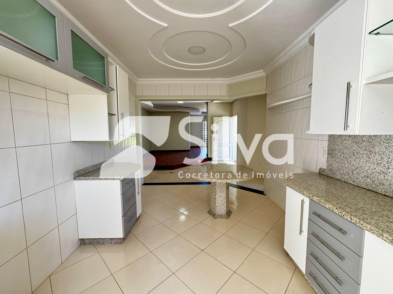 Casa a venda localizada no Centro Sul, Dois Vizinhos-PR.