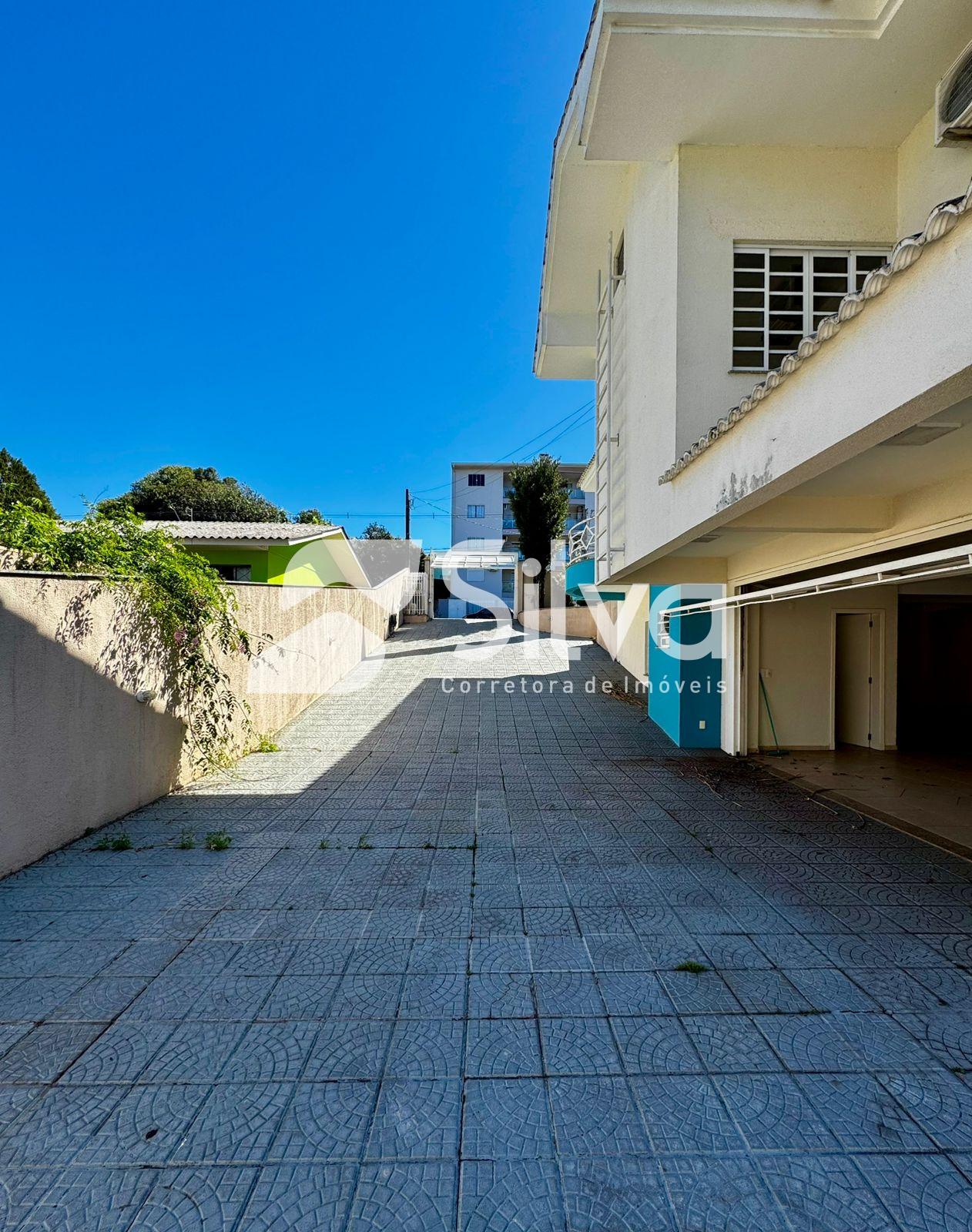 Casa a venda localizada no Centro Sul, Dois Vizinhos-PR.