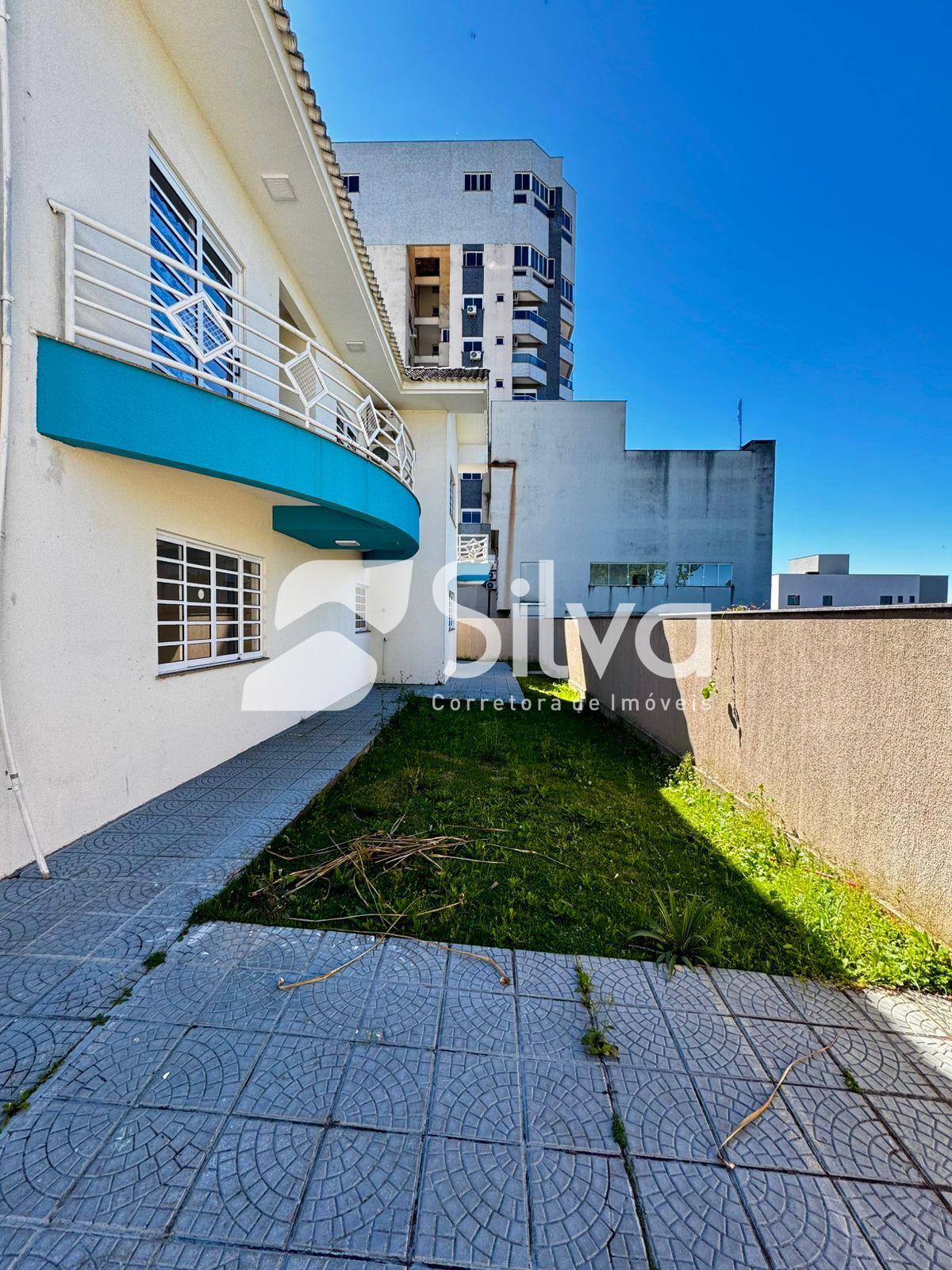 Casa a venda localizada no Centro Sul, Dois Vizinhos-PR.