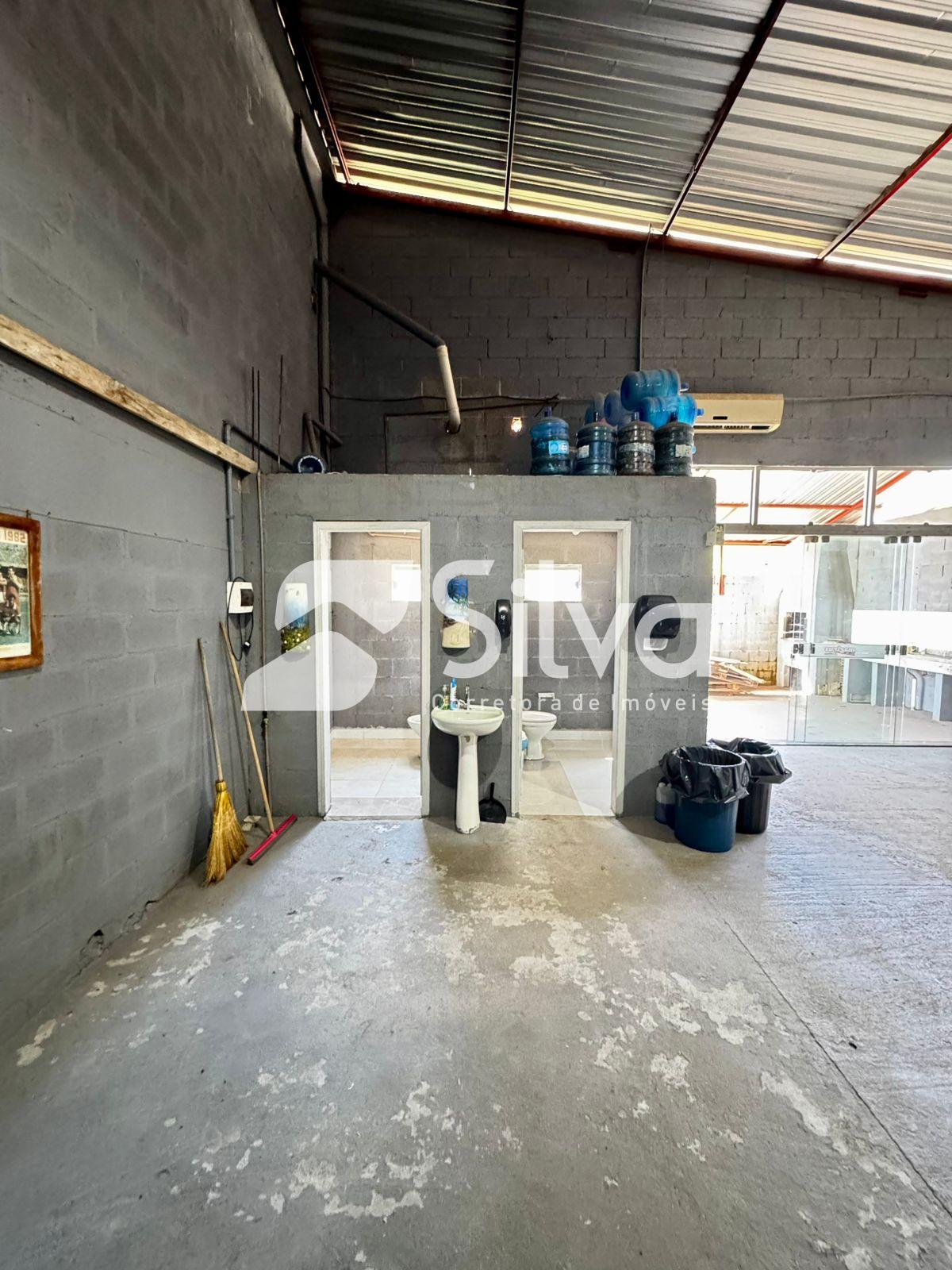 Barrac�o para loca��o localizado no Bairro Sagrada Fam�lia.