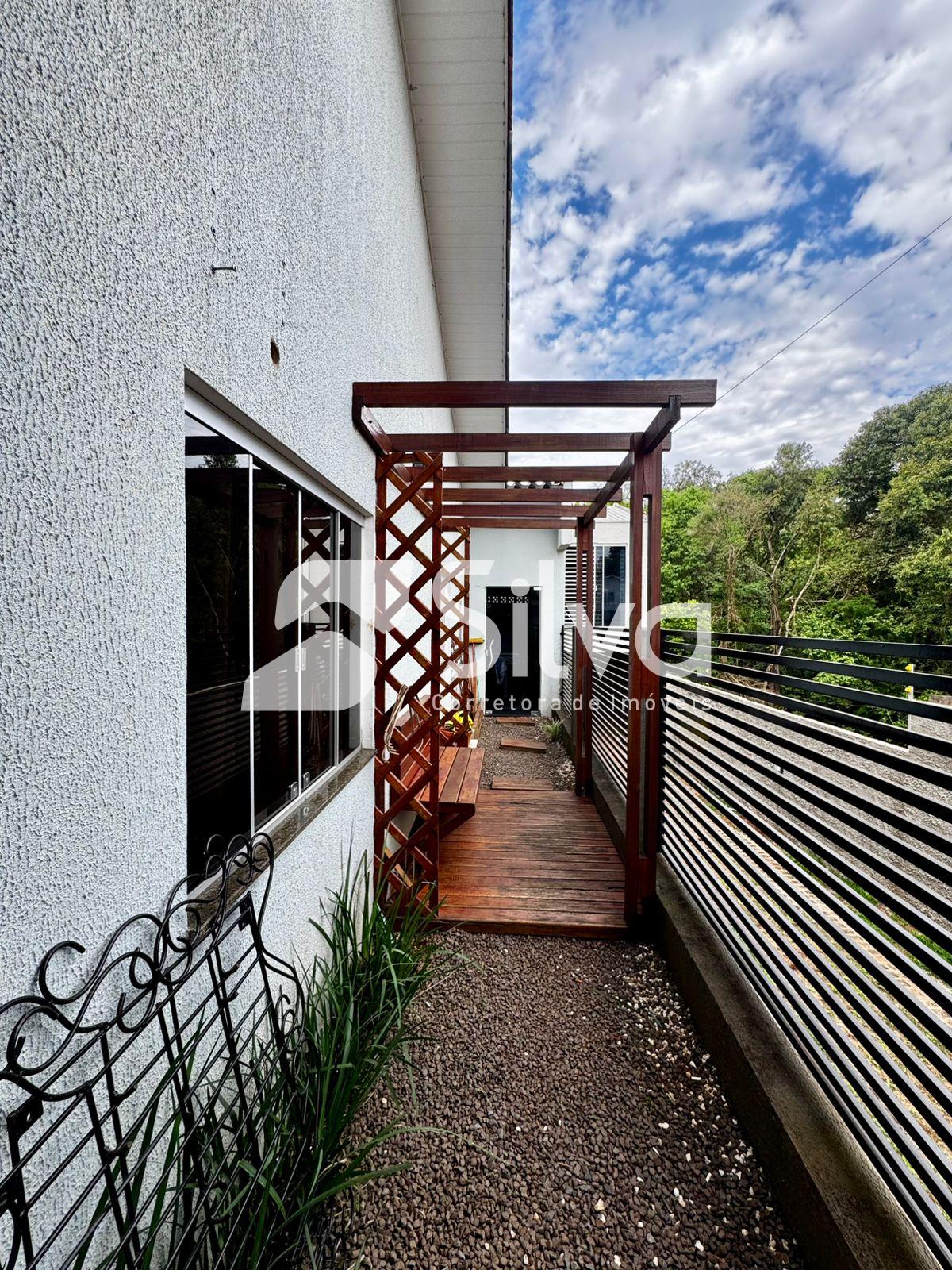 Casa a venda localizada no Centro Sul, Dois Vizinhos-PR.