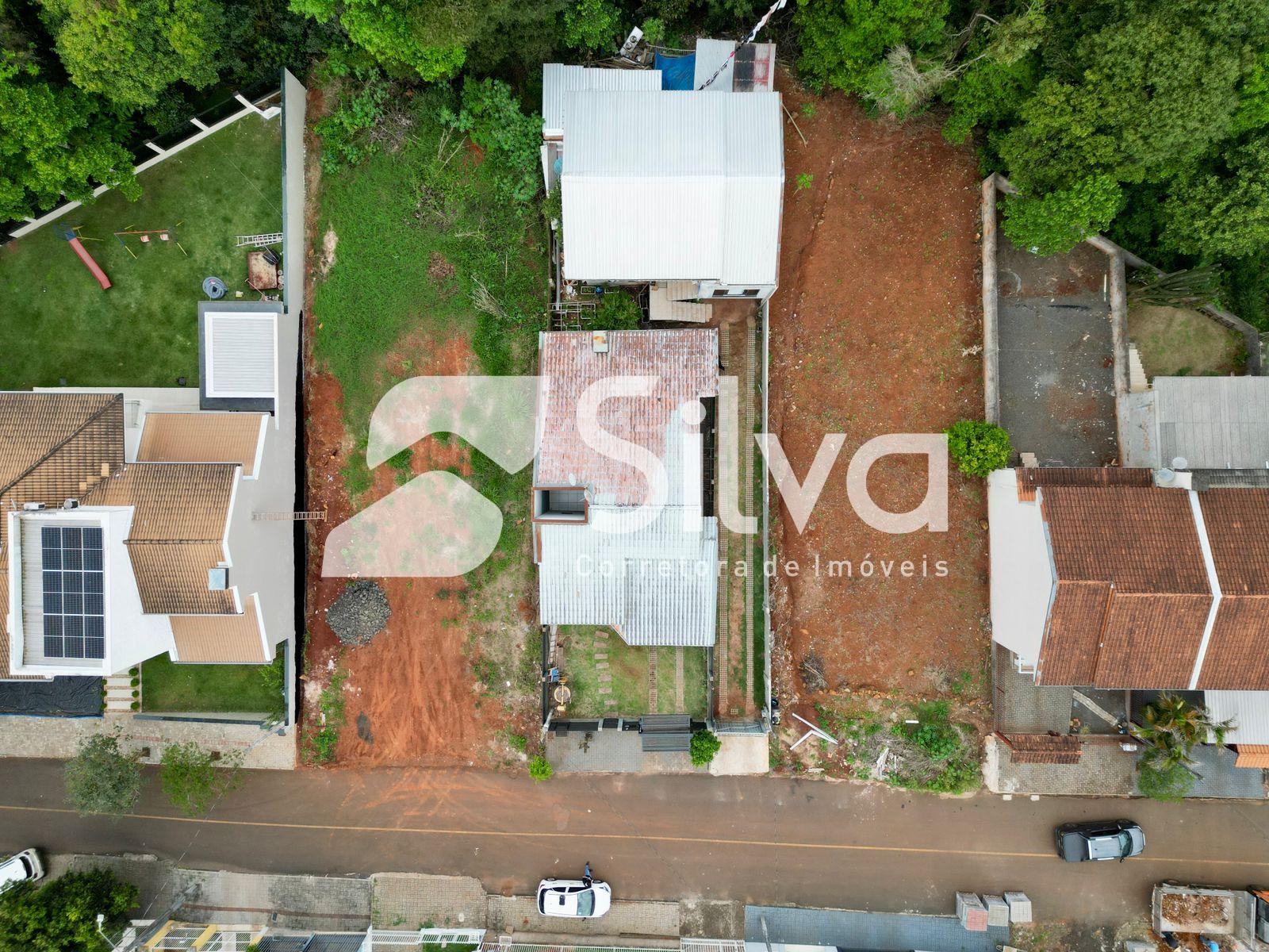 Casa a venda localizada no Centro Sul, Dois Vizinhos-PR.