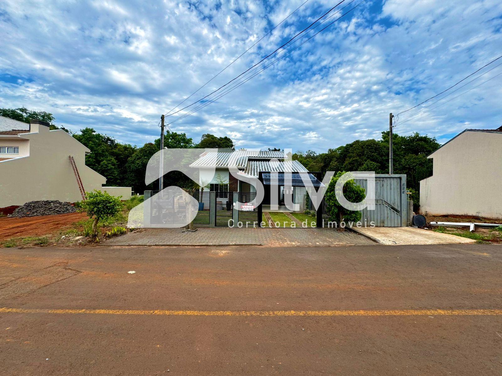 Casa a venda localizada no Centro Sul, Dois Vizinhos-PR.