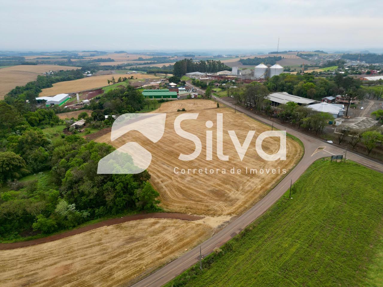 rea para investimento localizada as margens da PR-473, Dois Vizinhos-PR.