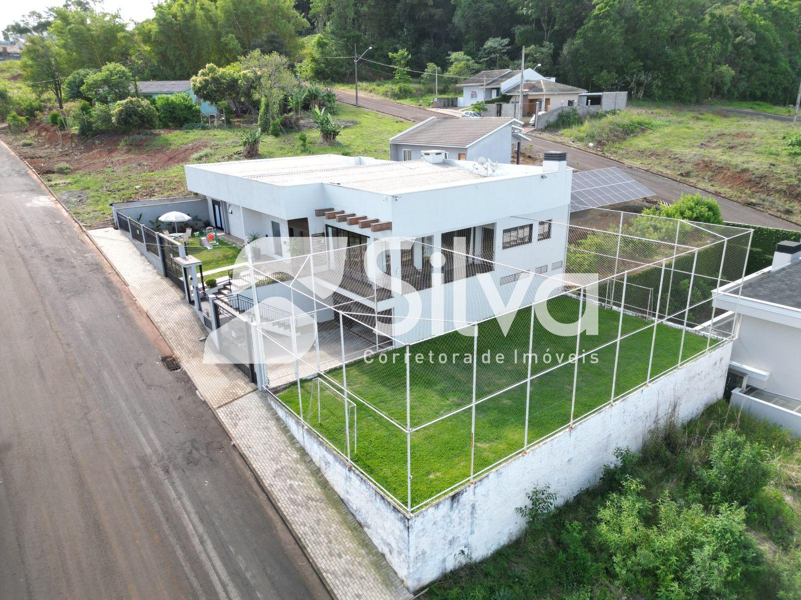 Casa a venda localizada no Loteamento Alto da Zacarias, Dois Vizinhos-PR.