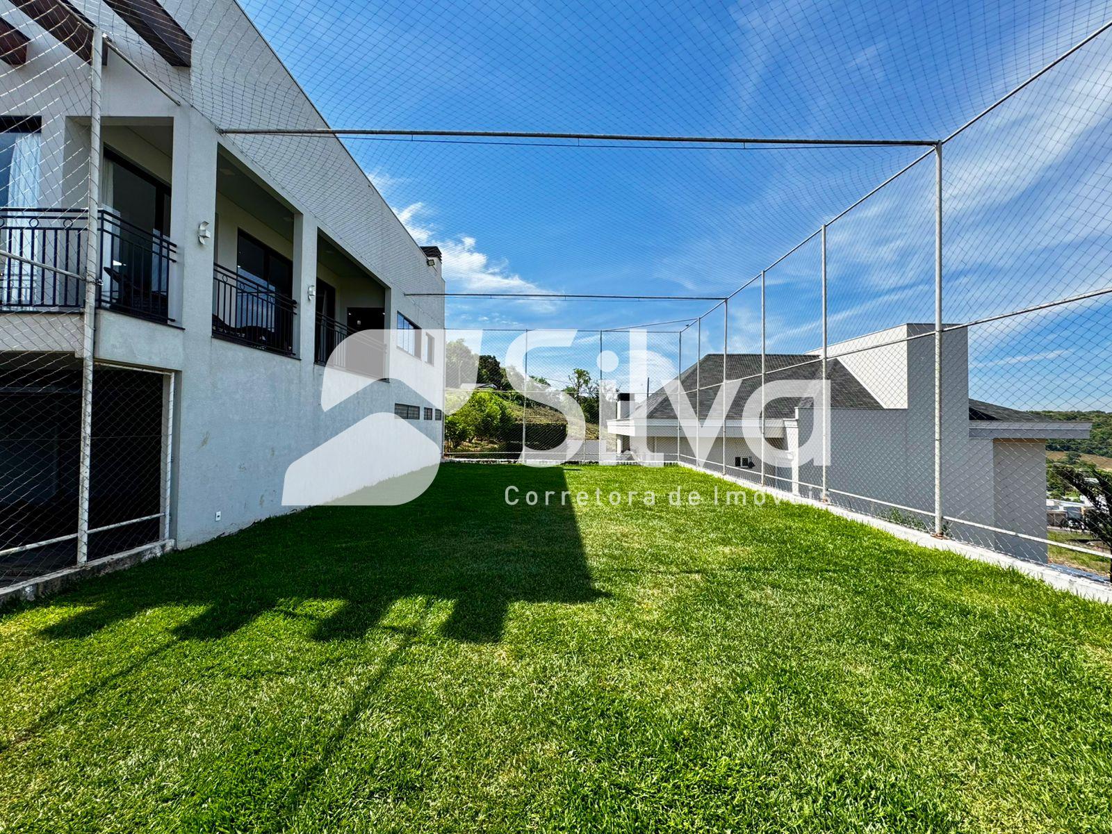 Casa a venda localizada no Loteamento Alto da Zacarias, Dois Vizinhos-PR.