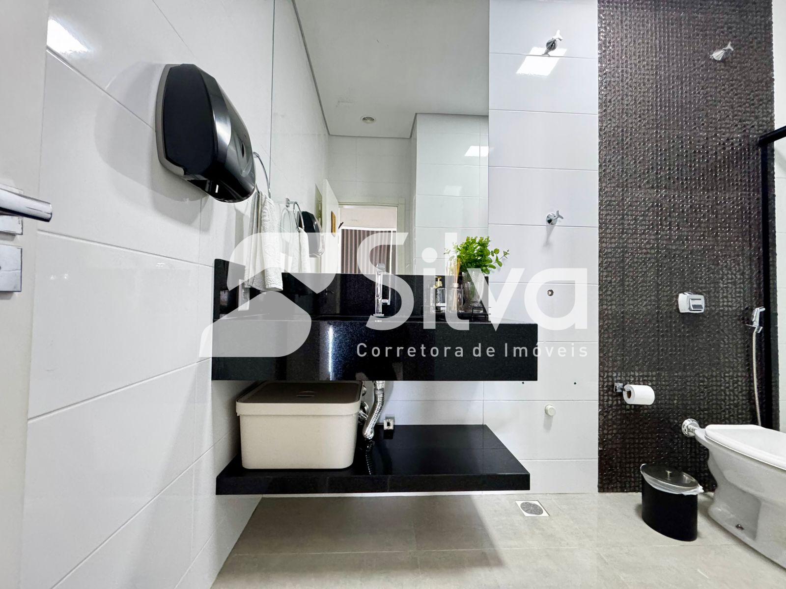 Casa a venda localizada no Loteamento Alto da Zacarias, Dois Vizinhos-PR.