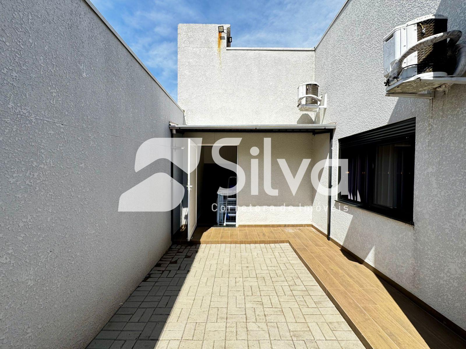 Casa a venda localizada no Loteamento Alto da Zacarias, Dois Vizinhos-PR.