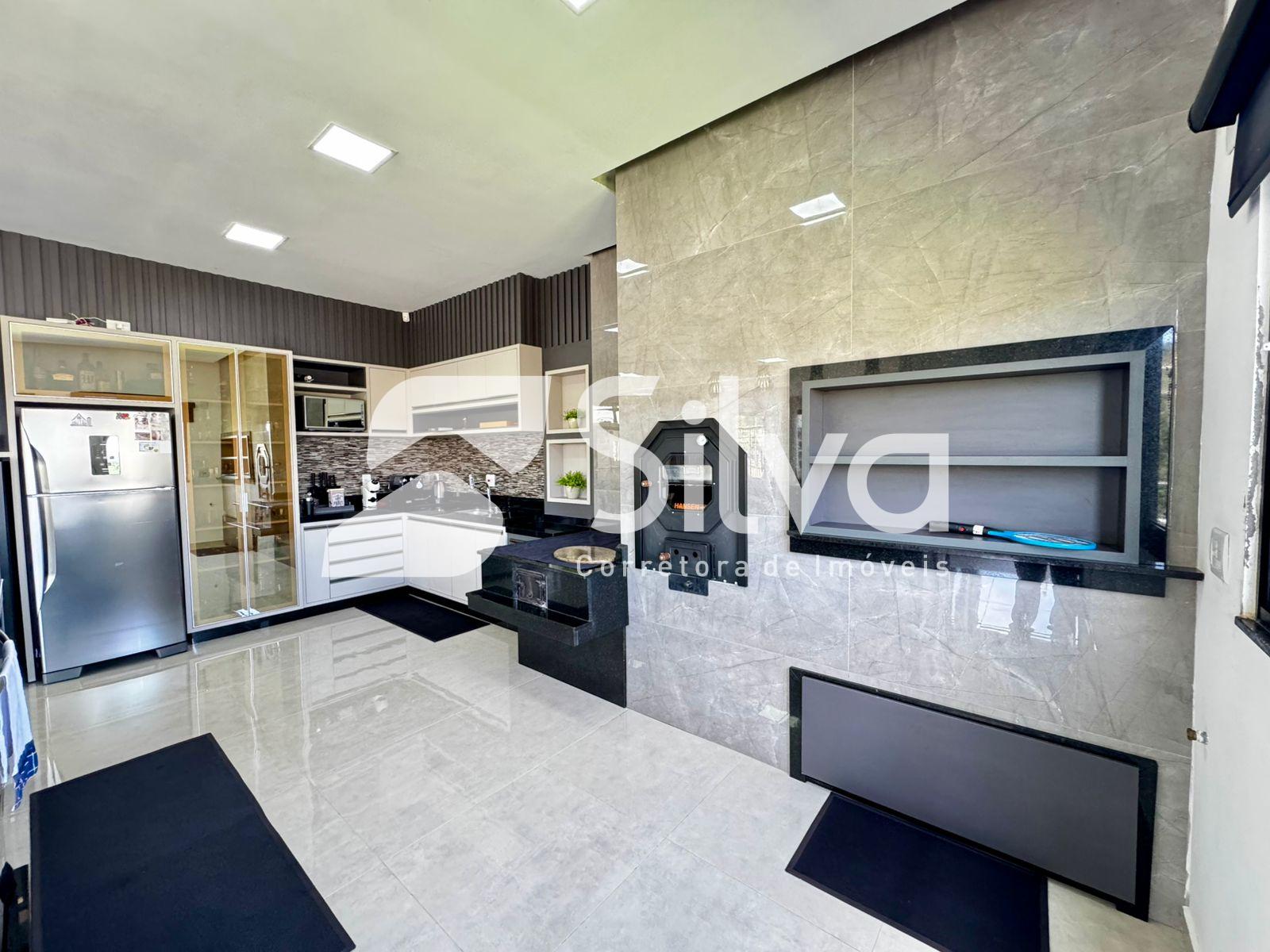 Casa a venda localizada no Loteamento Alto da Zacarias, Dois Vizinhos-PR.