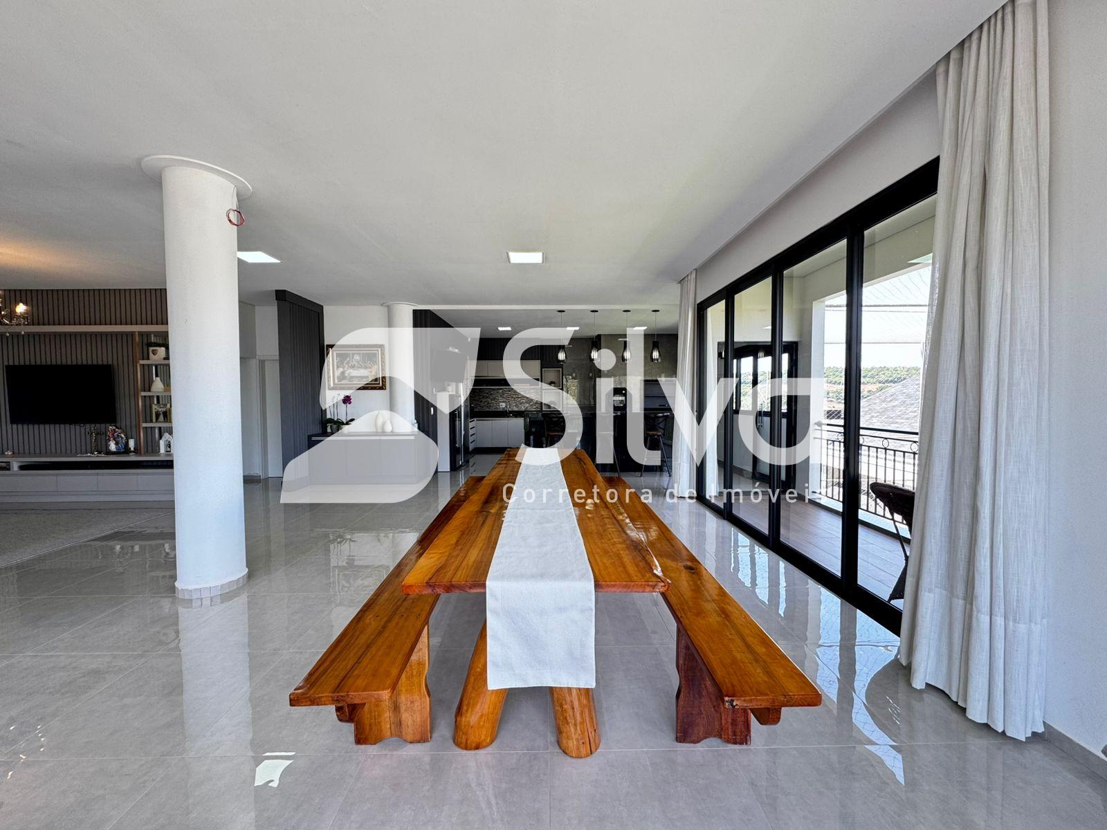 Casa a venda localizada no Loteamento Alto da Zacarias, Dois Vizinhos-PR.