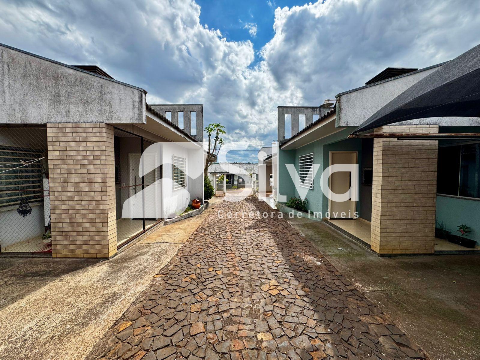 Casa a venda localizada em condomnio, no Bairro Margarida Galvan, Dois Vizinhos-PR.