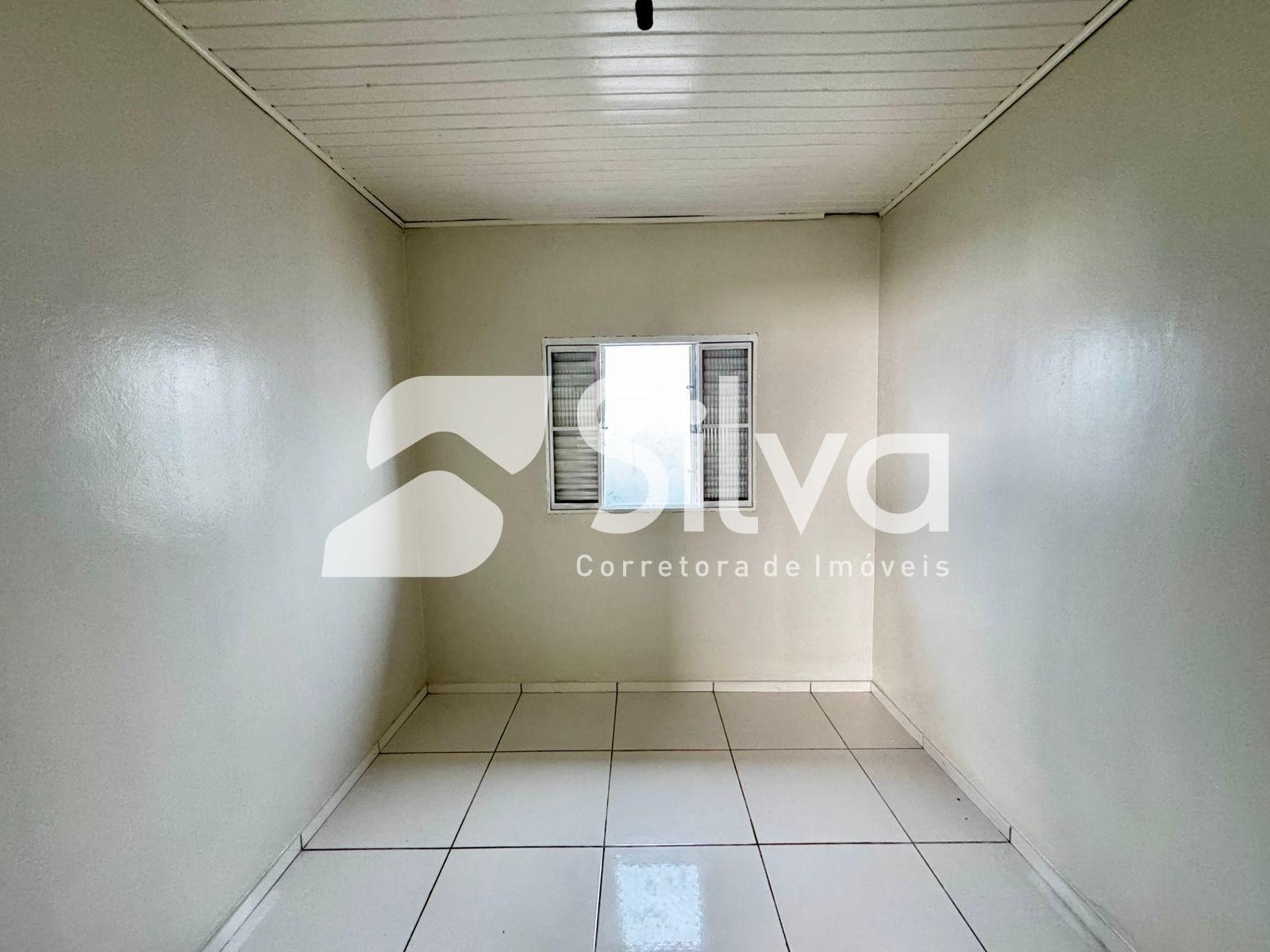 Casa a venda localizada no Bairro So Francisco de Assis, Dois Vizinhos-PR.