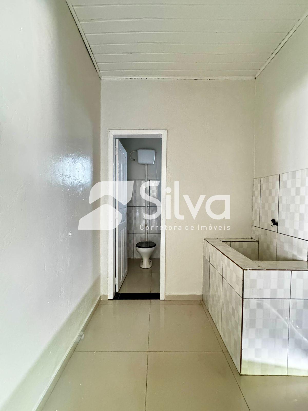 Casa a venda localizada no Bairro So Francisco de Assis, Dois Vizinhos-PR.