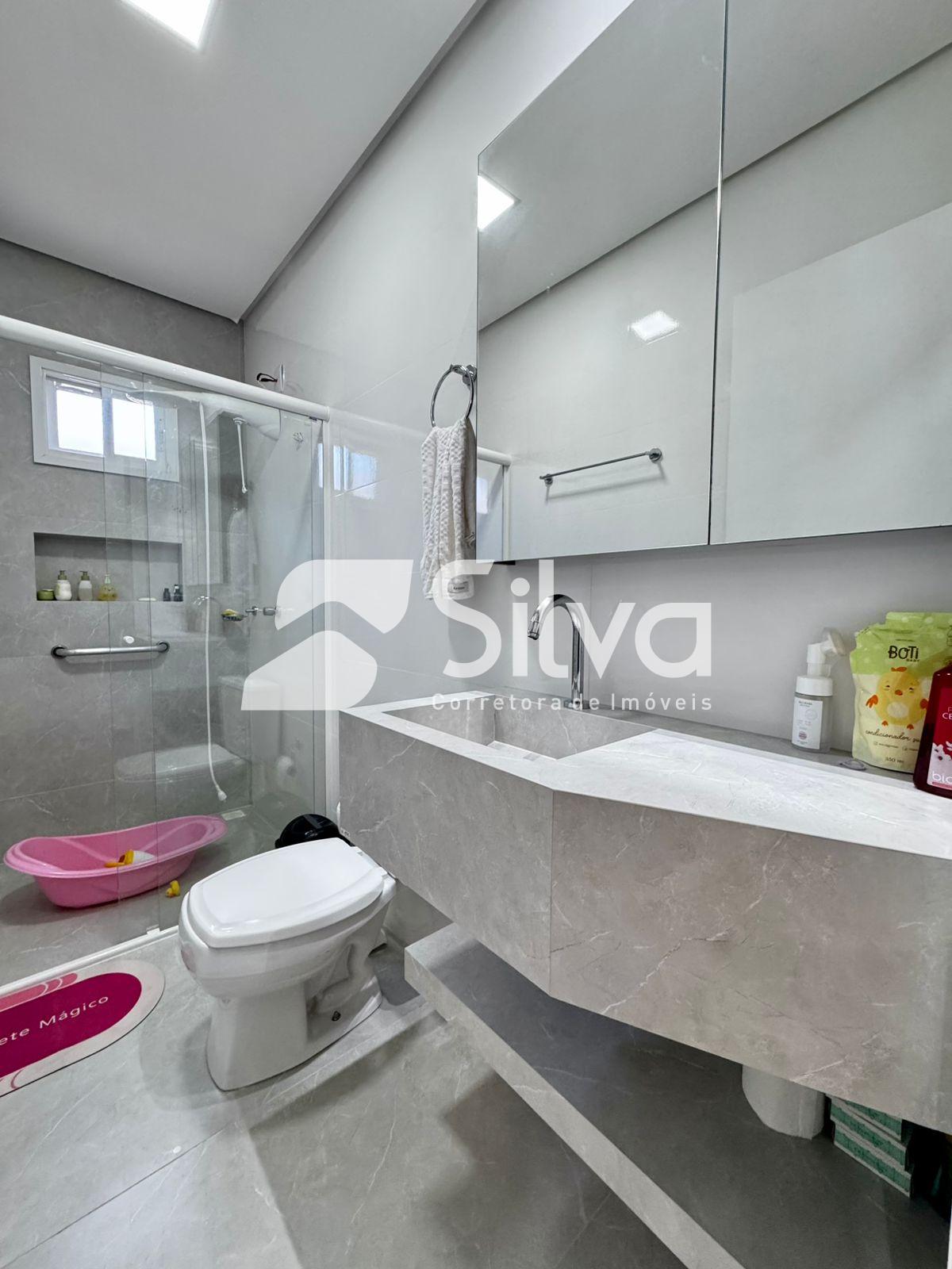 Casa  venda localizada no Bairro da Luz, Dois Vizinhos-PR.