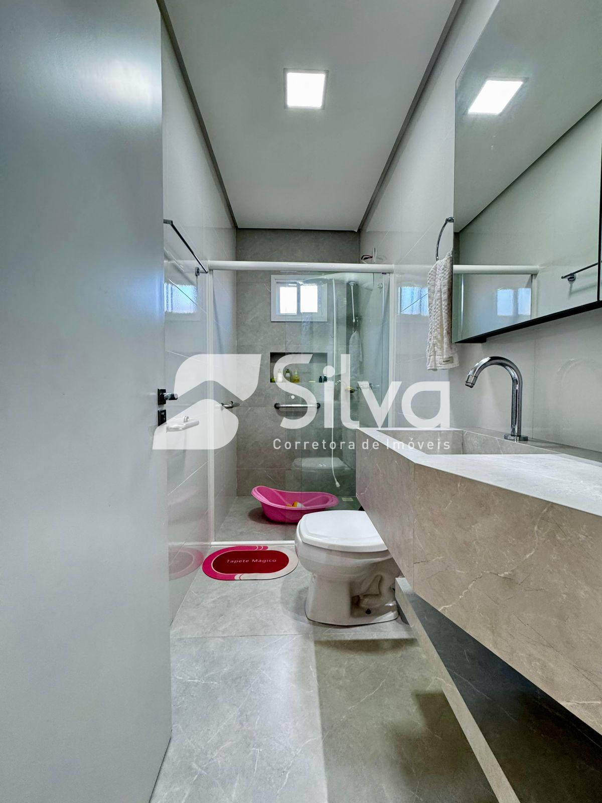 Casa  venda localizada no Bairro da Luz, Dois Vizinhos-PR.