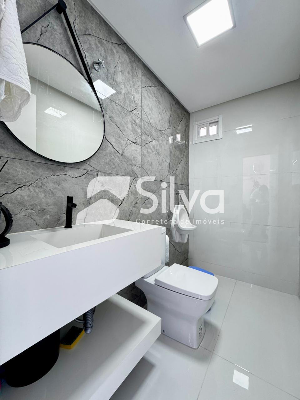 Casa  venda localizada no Bairro da Luz, Dois Vizinhos-PR.