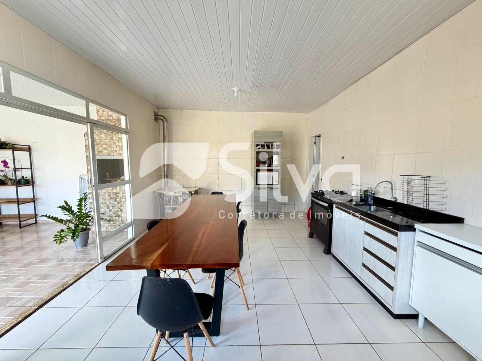 Casa a venda localizada no Bairro So Francisco Xavier, Dois Vizinhos-PR.