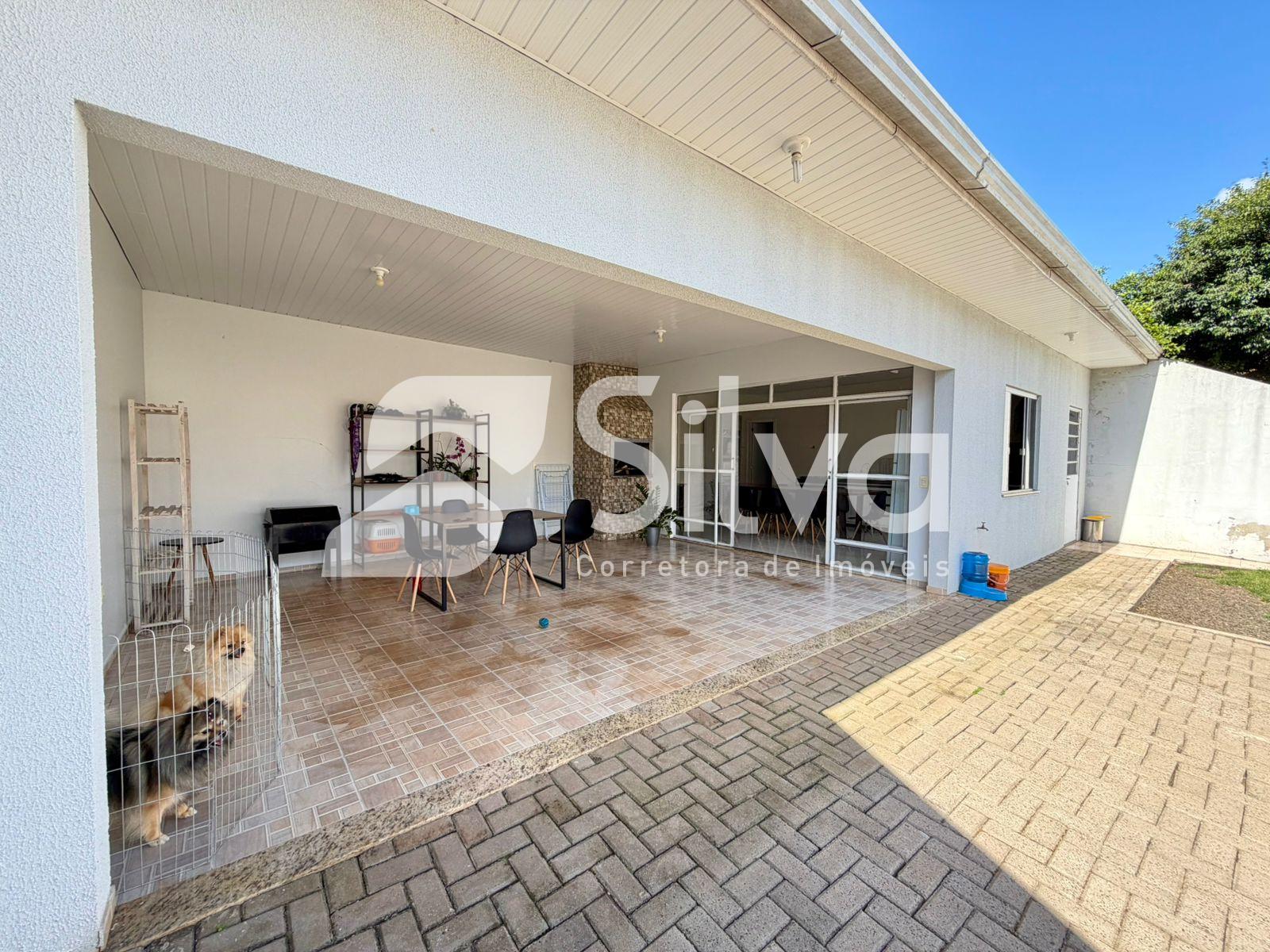 Casa a venda localizada no Bairro So Francisco Xavier, Dois Vizinhos-PR.