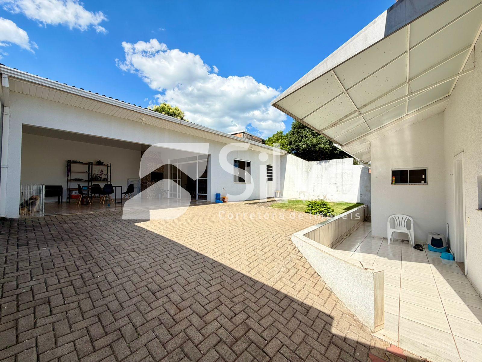 Casa a venda localizada no Bairro So Francisco Xavier, Dois Vizinhos-PR.