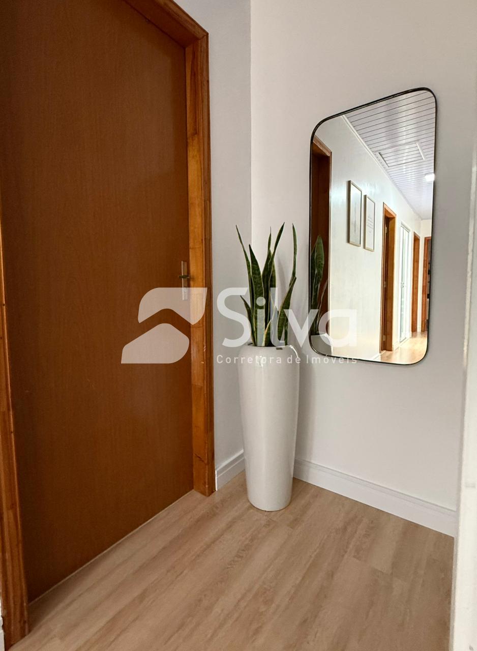 Casa a venda localizada no Loteamento Jardim Universit�rio, Dois Vizinhos-PR.