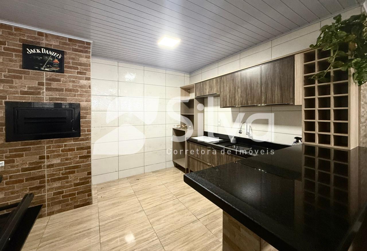 Casa a venda localizada no Loteamento Jardim Universit�rio, Dois Vizinhos-PR.