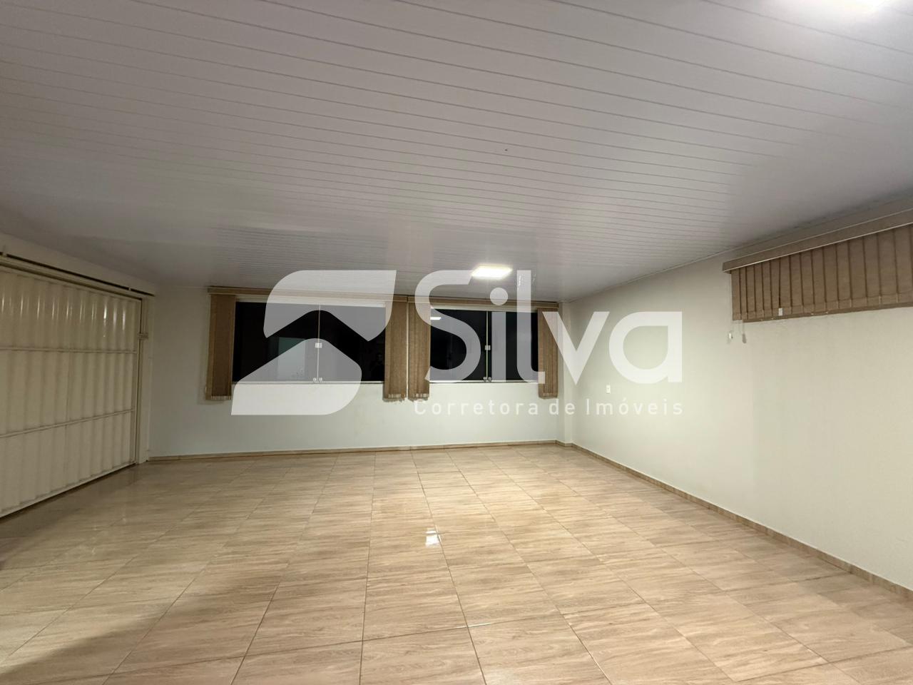 Casa a venda localizada no Loteamento Jardim Universit�rio, Dois Vizinhos-PR.