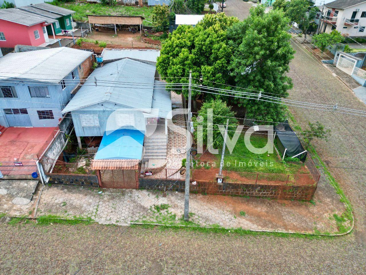 Casa a venda localizada no Centro Sul, Dois Vizinhos-PR.