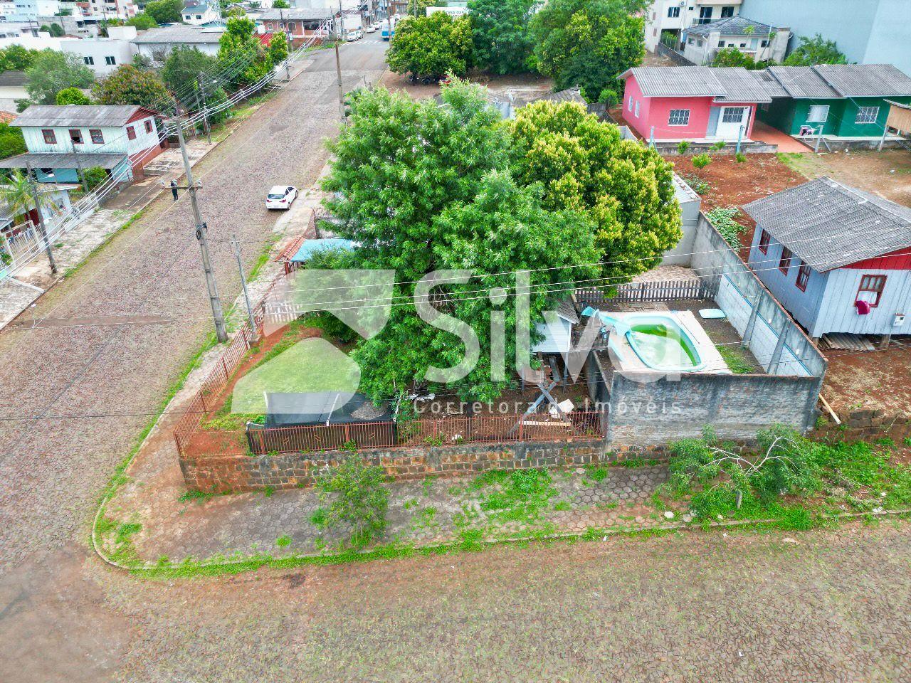 Casa a venda localizada no Centro Sul, Dois Vizinhos-PR.