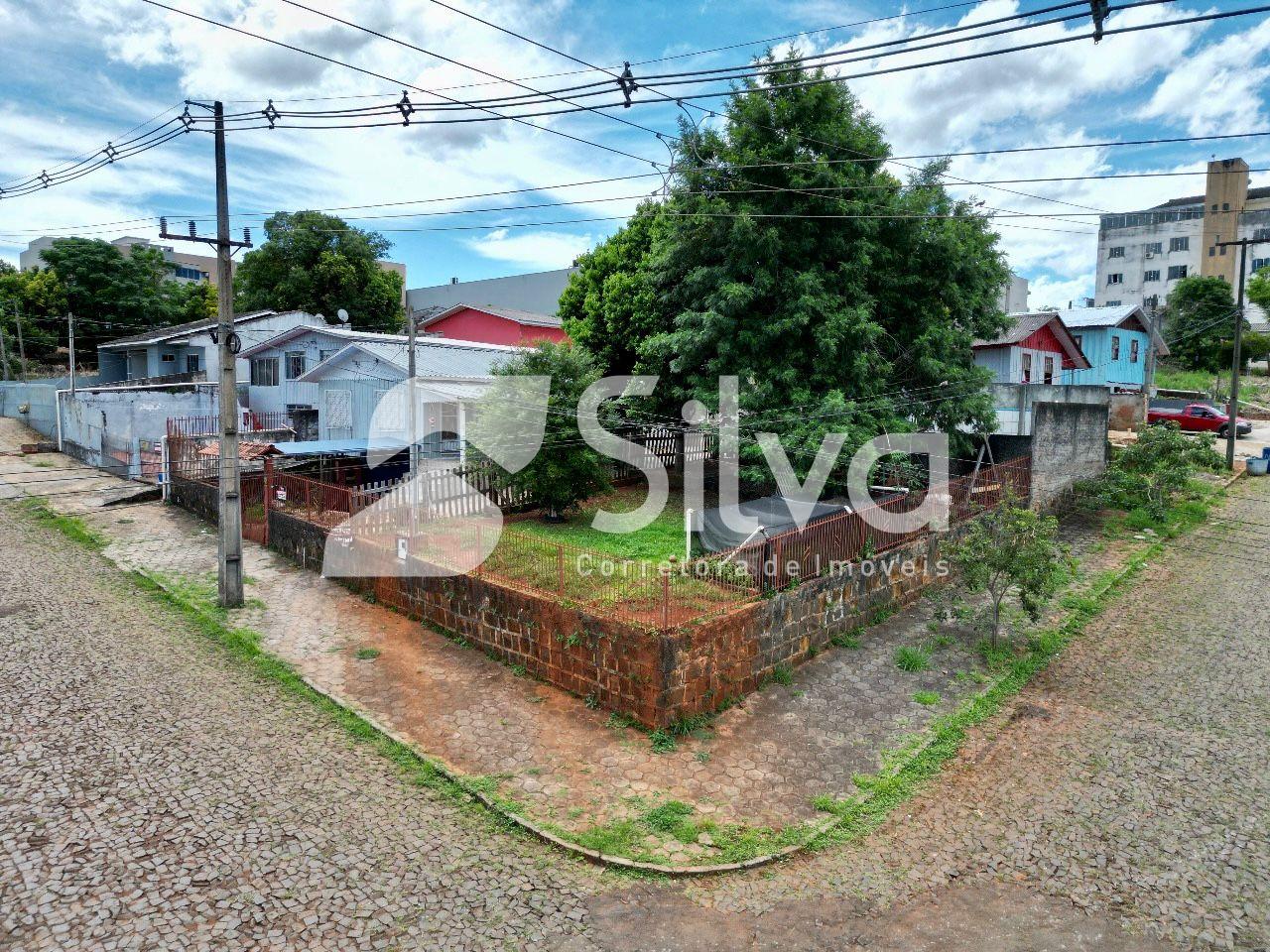 Casa a venda localizada no Centro Sul, Dois Vizinhos-PR.