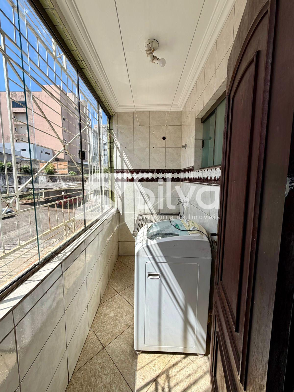 Apartamento para loca��o com 02 dormit�rios - Centro