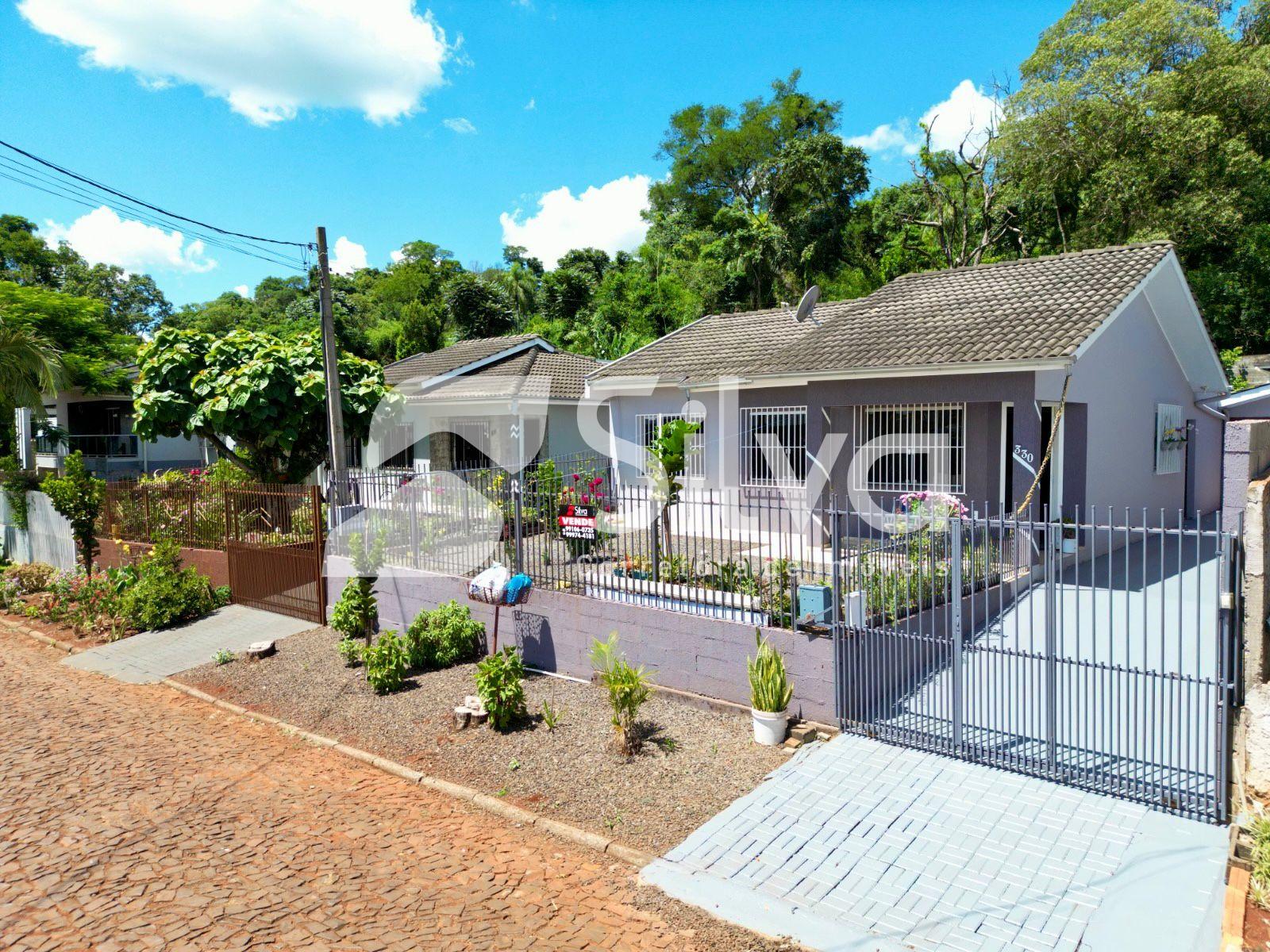 Casa a venda localizada no Bairro Margarida Galvan, Dois Vizinhos-PR.